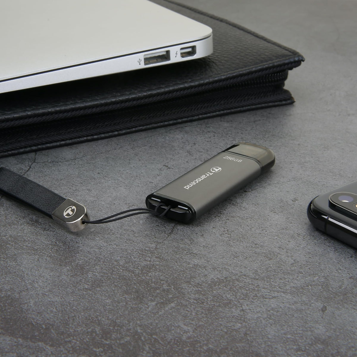 Transcend JetFlash 920 USB 3.2 Gen 1 Type-A Flash Drive, Aluminium